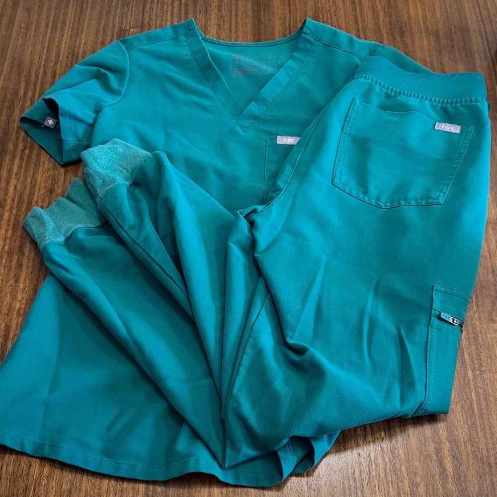 Emerald Green Scrub Set Figs